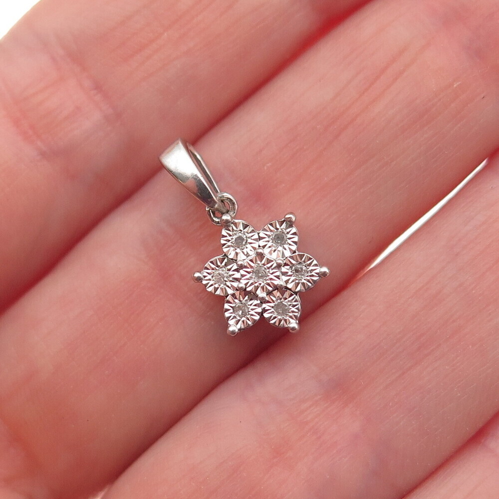 SK9 Allure Gems 925 Sterling Silver Real Round-Cut Diamond Floral Mini Pendant